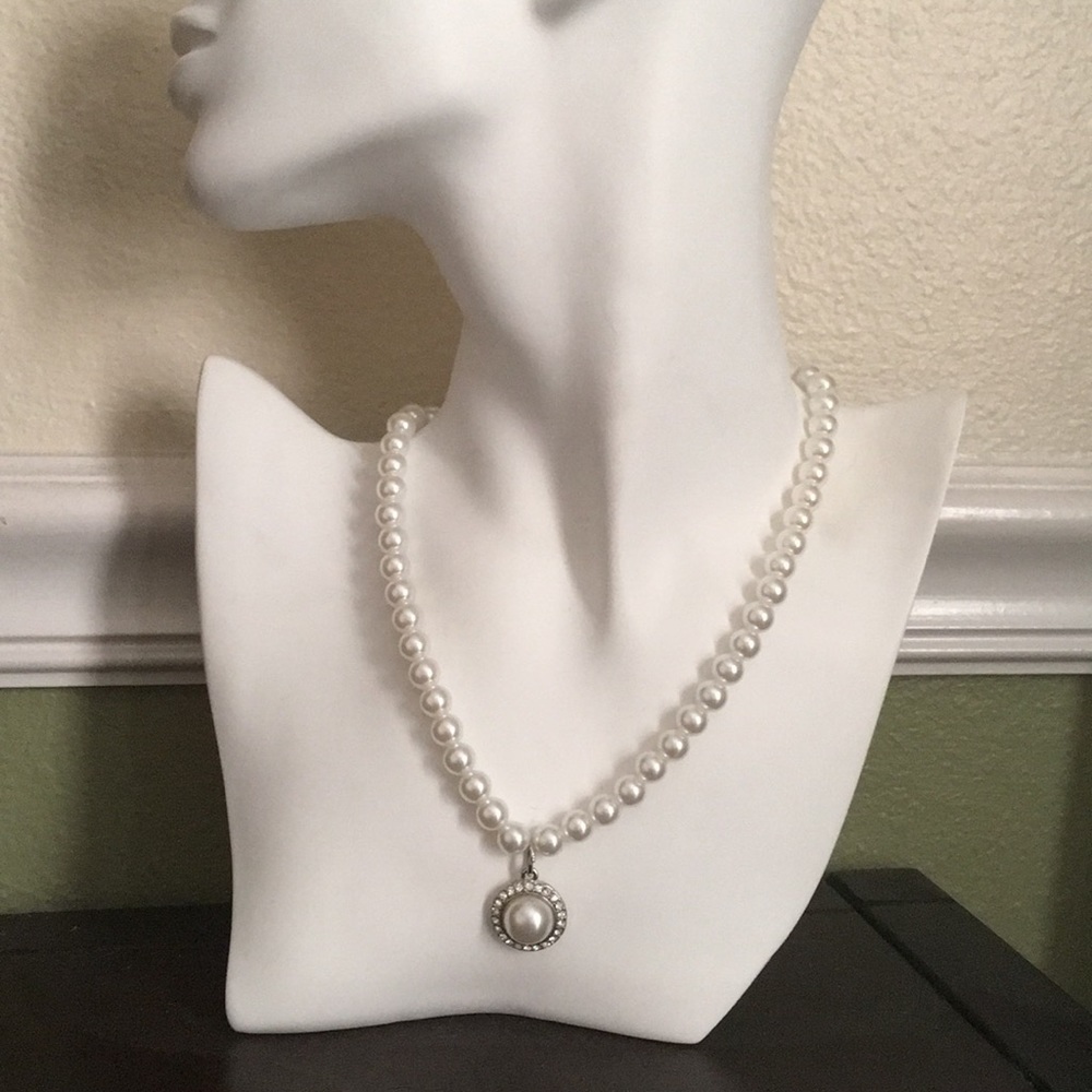 🔴 3 for $25 🔴 Faux perl and diamond necklace